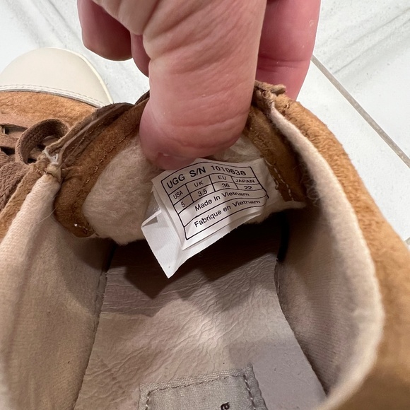 UGG Lace-up sneakers camel color - Picture 4 of 4